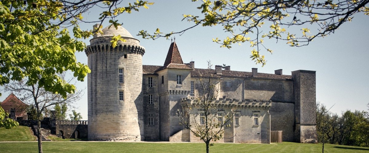 Château Peymouton lies in the Saint-Émilion appellation. 